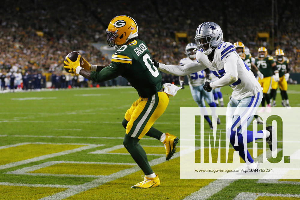 GREEN BAY, WI - OCTOBER 18: Green Bay Packers wide receiver Matthew Golden (0) catches a touchdown pass during a game between the Green Bay Packers and the Dallas Cowboys on October 18, 2026 at Lambeau Field in Green Bay, WI. (Photo by Larry Radloff Icon Sportswire) NFL, American Football Herren, USA OCT 18 Cowboys at Packers Icon2610180460