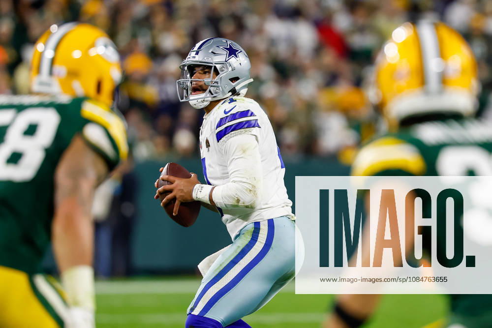NFL, American Football Herren, USA 2026: Cowboys Vs Packers OCT 18 Oct 18, 2026; Green Bay, WI, USA; Dallas Cowboys quarterback Dak Prescott (4) drops back to pass during the NFL game against the Green Bay Packers at Lambeau Field. Mandatory Credit: Darren Lee-Cal Media. (Credit Image: Â Darren Lee Cal Sport Media) Green Bay Wi USA