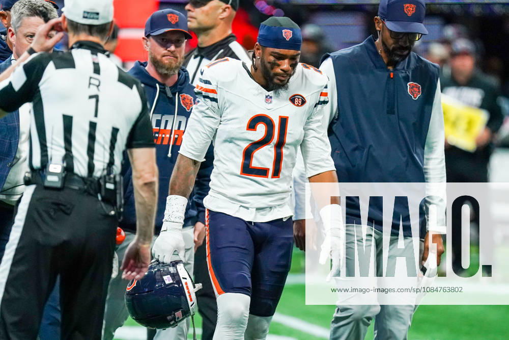 Chicago Bears defensive back Cam Lewis (21) leaves the field during the game against the Atlanta Falcons at Mercedes-Benz Stadium. NFL, American Football Herren, USA Chicago Beras At Atlanta Falcons - ZUMAw109 20261018_fap_w109_023
