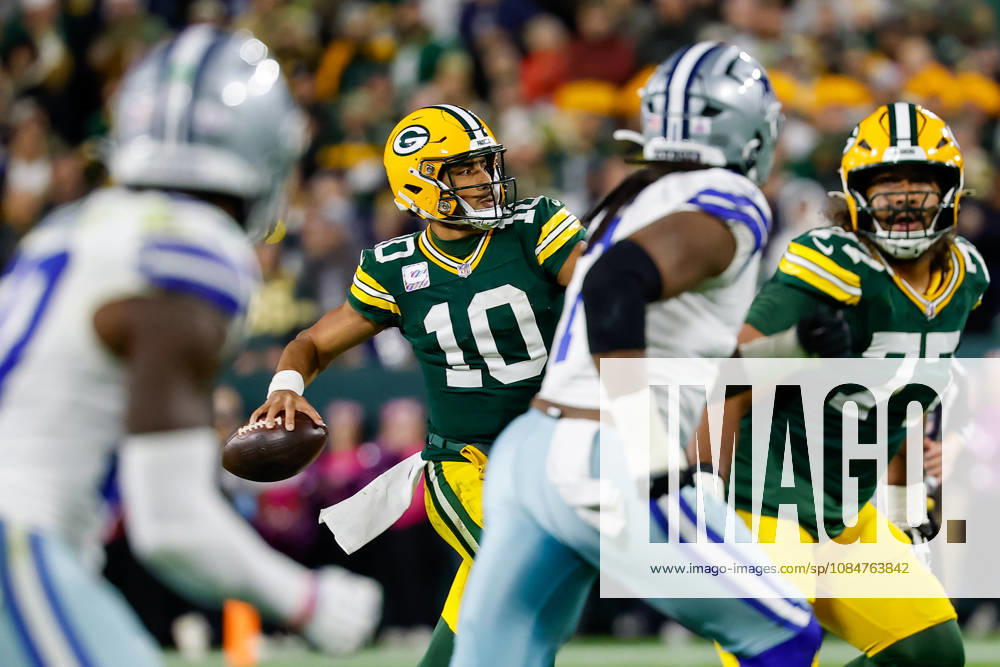 Oct 18, 2026; Green Bay, WI, USA; Green Bay Packers quarterback Jordan Love (10) passing the ball during the NFL, American Football Herren, USA game against the Dallas Cowboys at Lambeau Field. Mandatory Credit: -Cal Media. NFL 2026: Cowboys Vs Packers OCT 18 - ZUMAc04_ 20261018_zma_c04_499