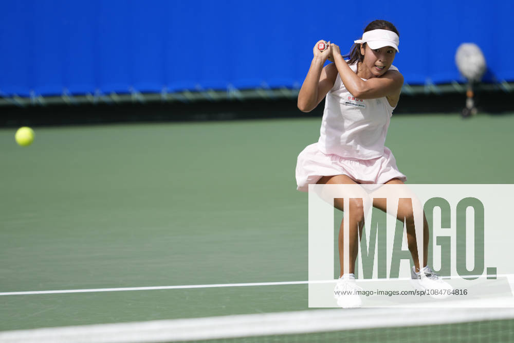 WTA, Tennis Damen Kinoshita Group Japan Open - Day 1 Mai Hontama of Japan competes in her round of 32 singles match against Viktorija Golubic of Switzerland at the 2026 Kinoshita Group Japan Open Women s tennis tournament at Utsubo Tennis Center in Osaka, Japan, on October 19, 2026. Osaka Japan