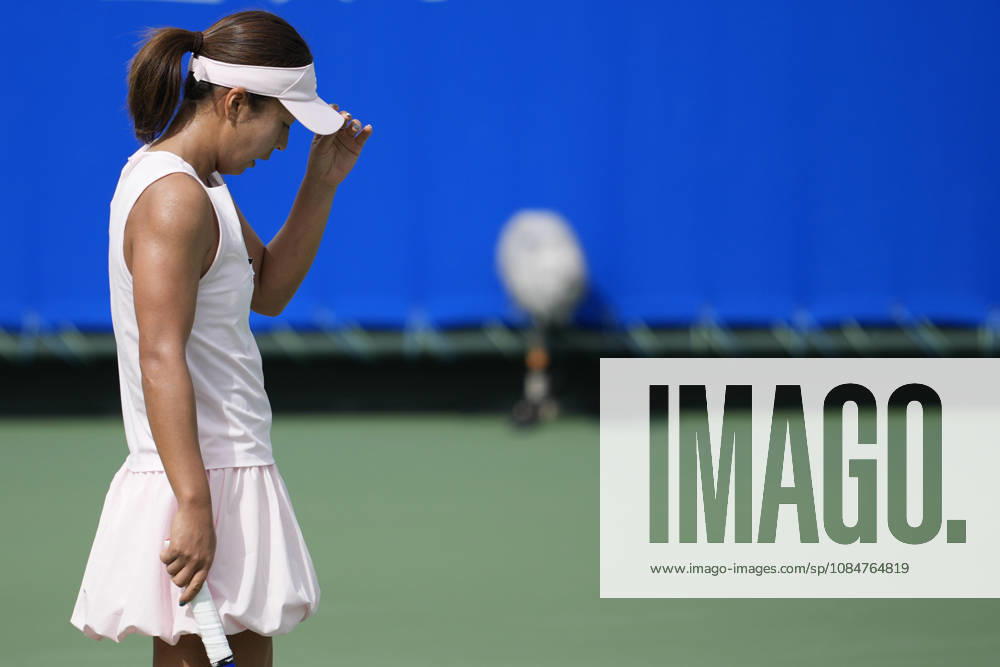 WTA, Tennis Damen Kinoshita Group Japan Open - Day 1 Mai Hontama (JPN) plays in her round of 32 singles match against Viktorija Golubic (SUI) at the 2026 Kinoshita Group Japan Open Women s tennis tournament at Utsubo Tennis Center in Osaka, Japan, on October 19, 2026. Osaka Japan