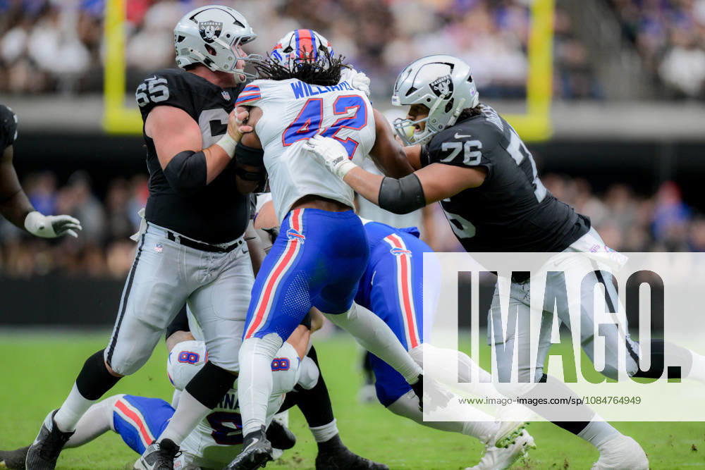 DORIAN WILLIAMS 42 of the Buffalo Bills collide in a physical battle at the line during week 6 NFL, American Football Herren, USA game at the Allegiant stadium in Las Vegas. The Buffalo Bills Defeated The Las Vegas Raiders 33-30 - ZUMAo117 20261018_zsp_o117_034