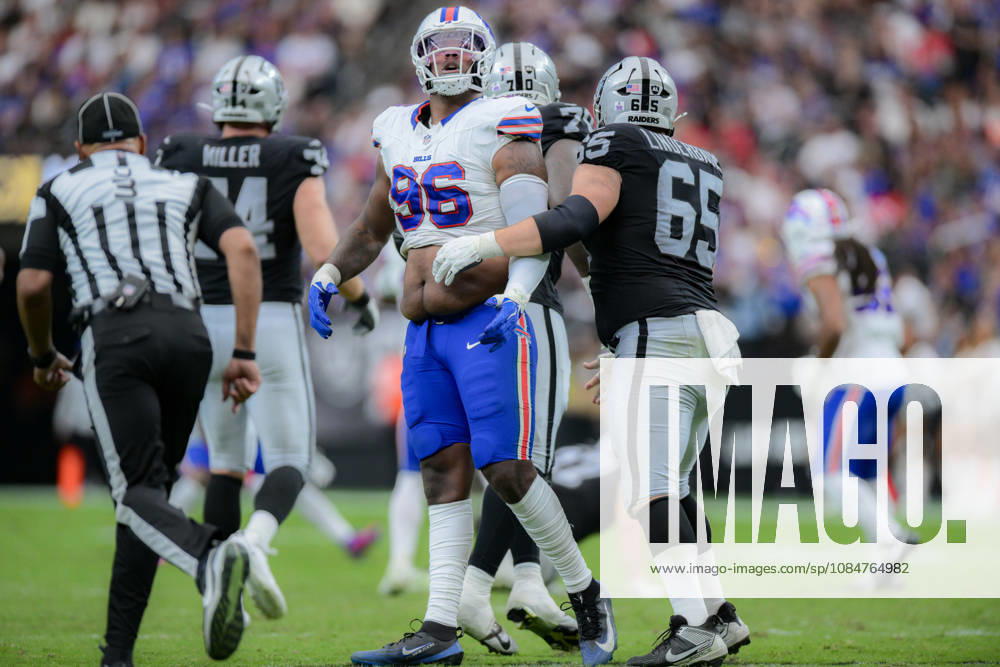 Las Vegas Raiders and Buffalo Bills Collide in a physical battle at the line during week 6 NFL, American Football Herren, USA game at the Allegiant stadium in Las Vegas. The Buffalo Bills Defeated The Las Vegas Raiders 33-30 - ZUMAo117 20261018_zsp_o117_040