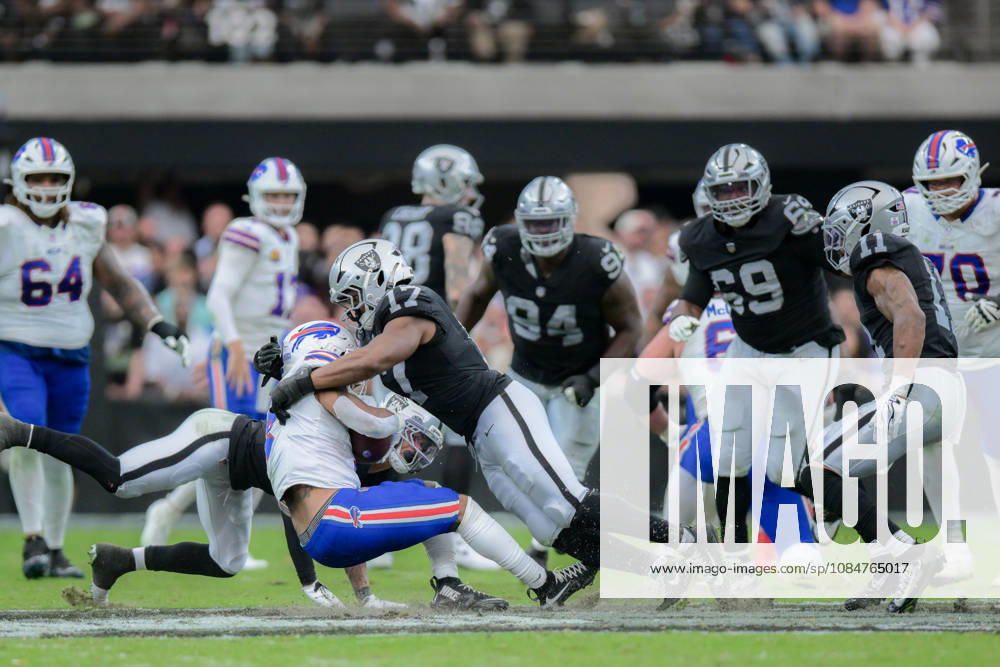 Las Vegas Raiders and Buffalo Bills Collide in a physical battle at the line during week 6 NFL, American Football Herren, USA game at the Allegiant stadium in Las Vegas. The Buffalo Bills Defeated The Las Vegas Raiders 33-30 - ZUMAo117 20261018_zsp_o117_044