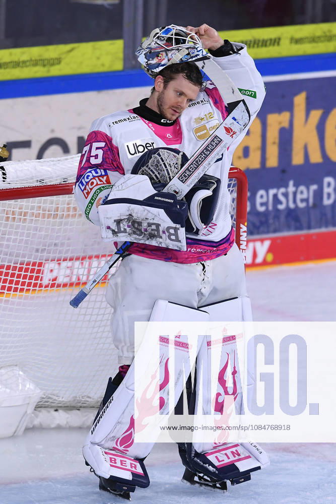Eishockey Penny DEL 10. Spieltag Krefeld Pinguine - Eisbären Berlin am 18.10.2026 in der Yayla Arena in Krefeld Jonas Neffin ( Berlin ) Gemäß den Vorgaben der DEL Deutsche Eishockey Liga ist die Publikation und Weiterverwertung der Aufnahmen in elektronischen Medien und Endgeräten aller Art während des laufenden Spiels nicht zulässig.