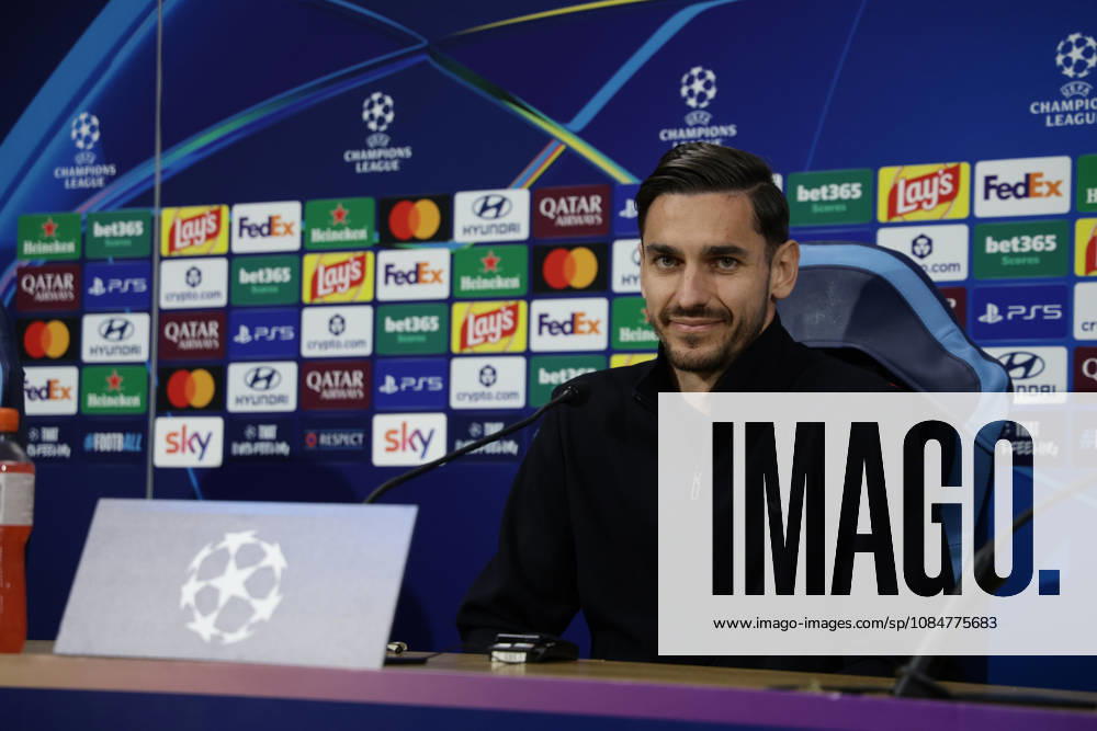 Press conference, PK, Pressekonferenz SSC Napoli Napoli s Italian goalkeeper Alex Meret during the SSC Napoli press conference the day before the Champions League football match against Bodo Glimt at the Diego Armando Maradona stadium in Napoli on 19, October, 2026. ABP11705