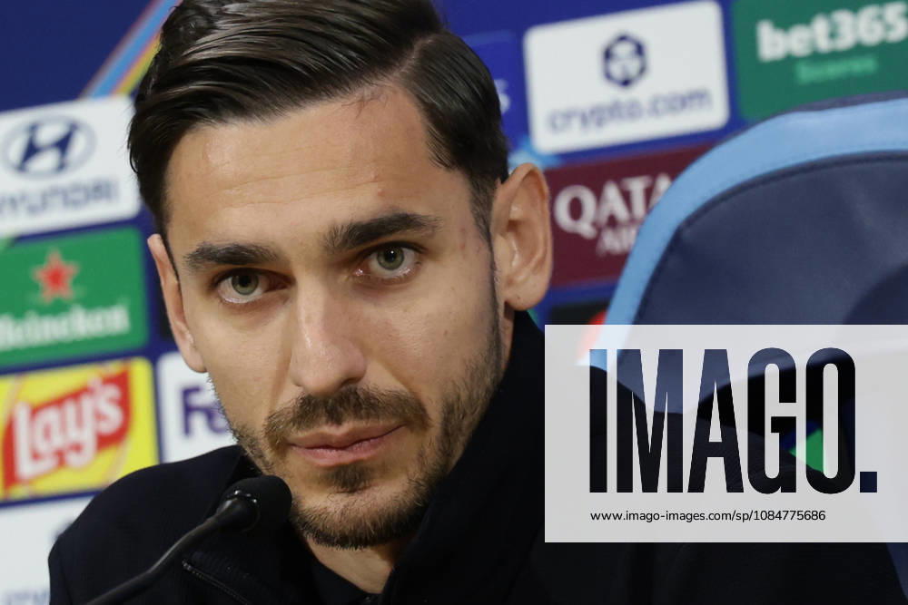 Press conference, PK, Pressekonferenz SSC Napoli Napoli s Italian goalkeeper Alex Meret during the SSC Napoli press conference the day before the Champions League football match against Bodo Glimt at the Diego Armando Maradona stadium in Napoli on 19, October, 2026. ABP11745