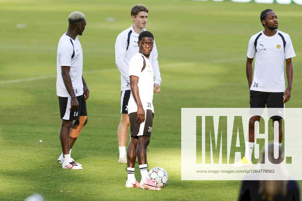 Training session Bodo Glimt Bodo Glimt s Norwegian midfielder Joshua Kitolanom Bodo Glimt s Gambian midfielder Assan Sanyang, Bodo Glimt s Norwegian defender Fredrik Sjovold and Bodo Glimt s Norwegian midfielder Hakon Evjen during training of the UEFA Champions League Bodo Glimt against SSC Napoli at Diego Armando Maradona Stadium on October, 19, 2026 in Naples, _BPH0079