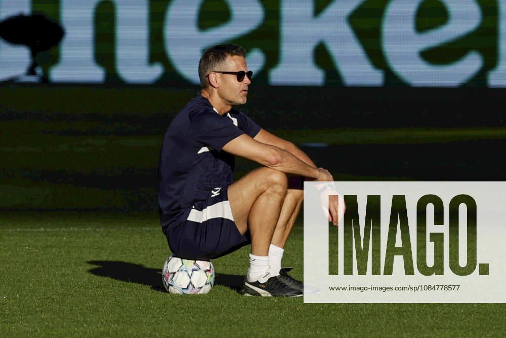 Training session Bodo Glimt Bodo Glimt s Norwegian coach Kjetil Knutsenduring training of the UEFA Champions League Bodo Glimt against SSC Napoli at Diego Armando Maradona Stadium on October, 19, 2026 in Naples, _BPH0282