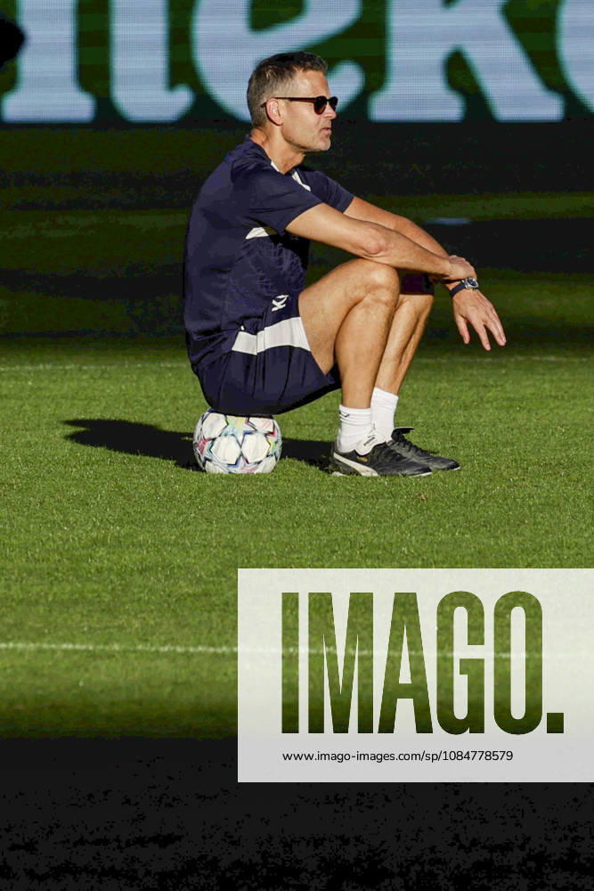 Training session Bodo Glimt Bodo Glimt s Norwegian coach Kjetil Knutsenduring training of the UEFA Champions League Bodo Glimt against SSC Napoli at Diego Armando Maradona Stadium on October, 19, 2026 in Naples, _BPH0289