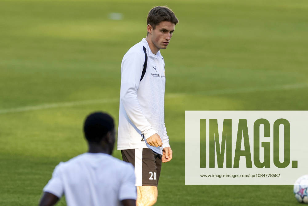 Training session Bodo Glimt Bodo Glimt s Norwegian defender Fredrik Sjovold during training of the UEFA Champions League Bodo Glimt against SSC Napoli at Diego Armando Maradona Stadium on October, 19, 2026 in Naples, _BPH9997
