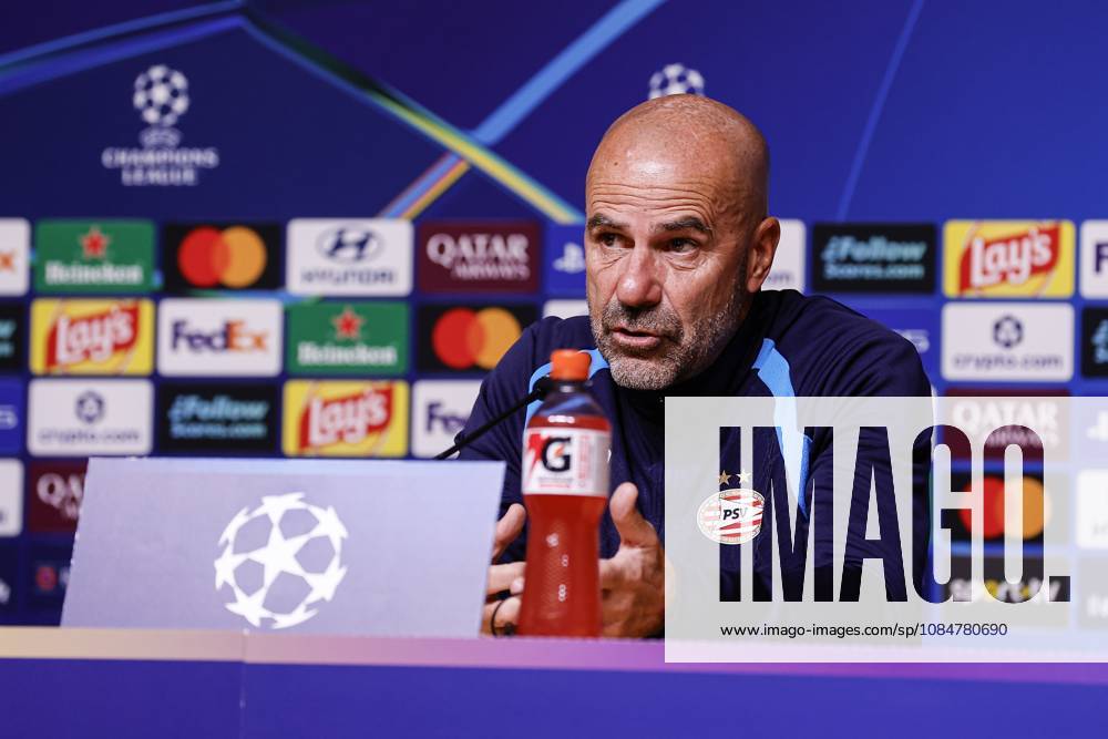 , Estadio do Dragao , season 2026 2027 , UEFA Champions League football , press conference, PK, Pressekonferenz PSV , Picture shows PSV trainer coach Peter Bosz during the press conference Press conference and training PSV x208820178x
