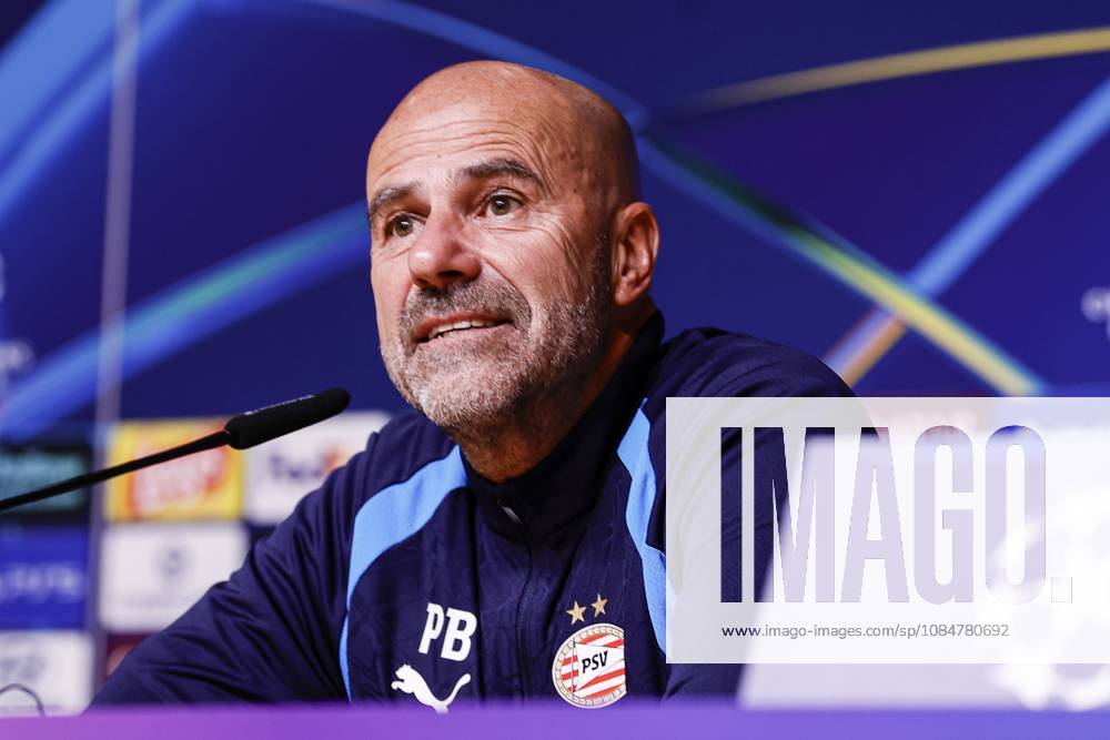 , Estadio do Dragao , season 2026 2027 , UEFA Champions League football , press conference, PK, Pressekonferenz PSV , Picture shows PSV trainer coach Peter Bosz during the press conference Press conference and training PSV x208820184x