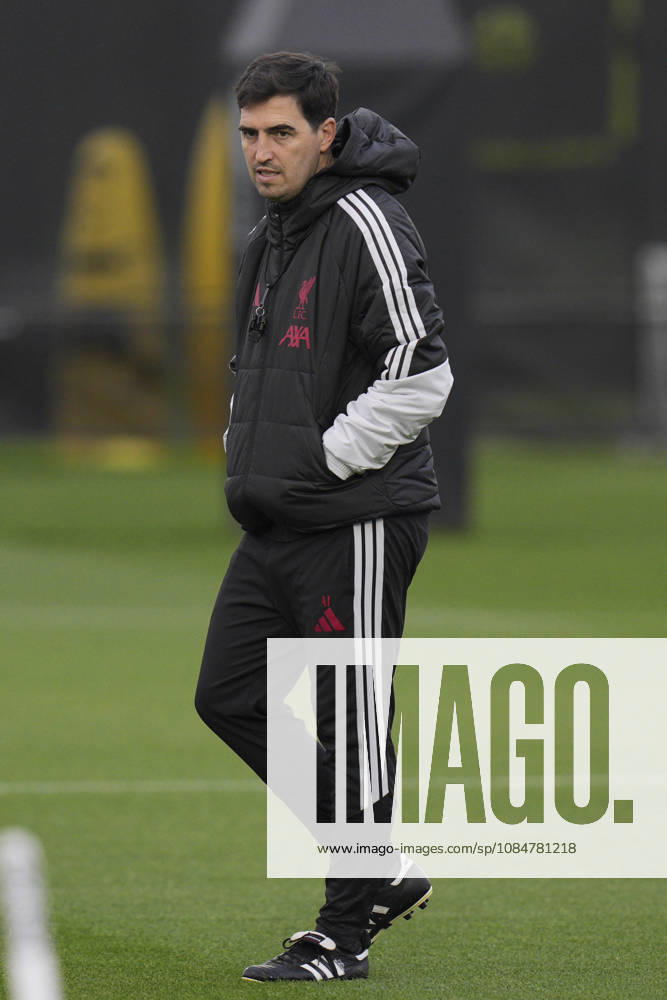 Liverpool Training, Champions League Liverpool FC manager Andoni Iraola watches on as his players train during the Liverpool Training Session ahead of the UEFA Champions League Matchday 3 v Villarreal CF, AXA Training Centre, Liverpool, United Kingdom on 19 October 2026 Credit: Steve Flynn Every Second Media Editorial use only. All images are copyright Every Second Media Limited. No images may be reproduced without prior permission.