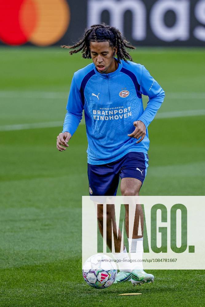 , Estadio do Dragao , season 2026 2027 , UEFA Champions League football , press conference, PK, Pressekonferenz PSV , Picture shows PSV Player Shuyjano Cornecion Press conference and training PSV x208823145x
