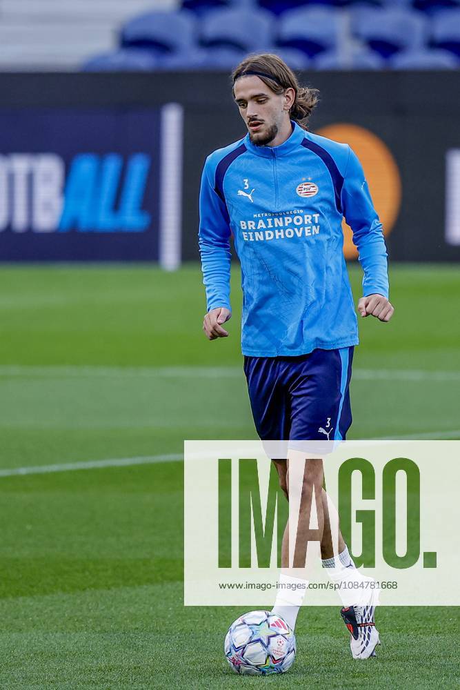 , Estadio do Dragao , season 2026 2027 , UEFA Champions League football , press conference, PK, Pressekonferenz PSV , Picture shows PSV Player Yarek Gasiorowski Press conference and training PSV x208823150x