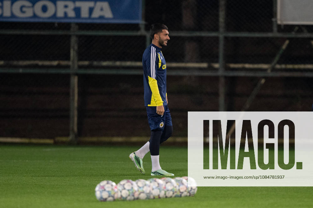 Ahead of Fenerbahce v Slavia Prague - UEFA Champions League ISTANBUL, TURKIYE - OCTOBER 19: Oguz Aydin of Fenerbahce takes part during the training session ahead of their UEFA Champions League match between Fenerbahce and Slavia Prague at Chobani Stadium in Istanbul, Turkiye, on October 19, 2026. Celal Gunes Anadolu Istanbul Turkey. Editorial use only. Please get in touch for any other usage.