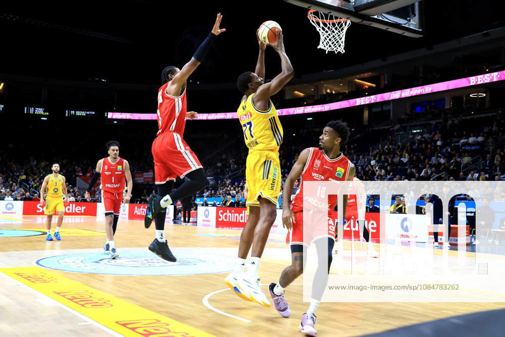 Deutschland, GER, DEU, Basketball, BBL-Pokal, 1.Tag, Saison 2026 2027, Berlin, ALBA Berlin vs Bamberg Sima Fatty Yankuba ( ALBA Berlin 77 ), Jordan Wright ( Bamberg 3 ), Mylik Wilson ( Bamberg 10 ) nordphoto GmbH Engler Berlin Uber-Arena Berlin Deutschland