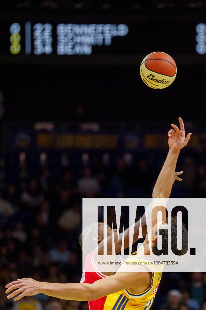Im Bild: tipp-off 19.10.2026, Alba Berlin - BMA365 Bamberg Baskets, BBL-Pokal Achtelfinale, Basketball, Saison 2026 27, Uber Arena