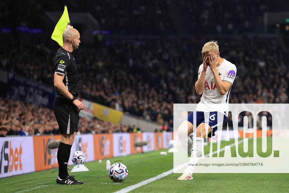 Tottenham Hotspur v Coventry City, Premier League Tottenham Hotspur Defender Jan Paul van Hecke 6 reacts to Assistant Match Referee Craig Taylor during the Premier League match between Tottenham Hotspur and Coventry City at Tottenham Hotspur Stadium, London, UK on 19 October 2026. London Tottenham Hotspur Stadium London UK Editorial use only DataCo restrictions apply See www.football-dataco.com ,