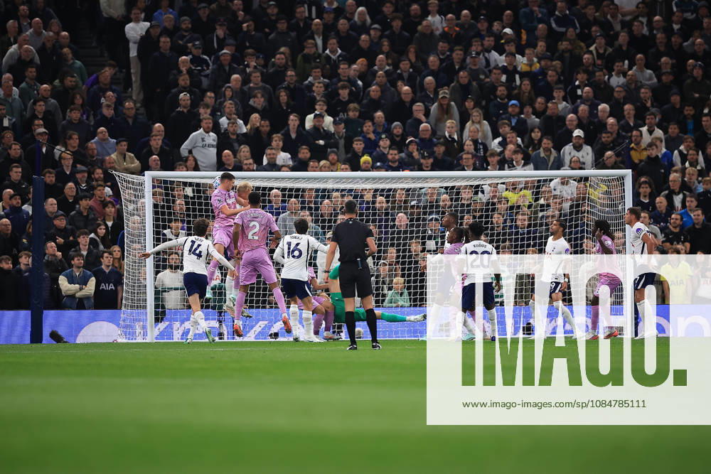 Tottenham Hotspur v Coventry City, Premier League CHANCE Coventry City Defender Bobby Thomas 4 heads towards goal during the Premier League match between Tottenham Hotspur and Coventry City at Tottenham Hotspur Stadium, London, UK on 19 October 2026. London Tottenham Hotspur Stadium London UK Editorial use only DataCo restrictions apply See www.football-dataco.com ,