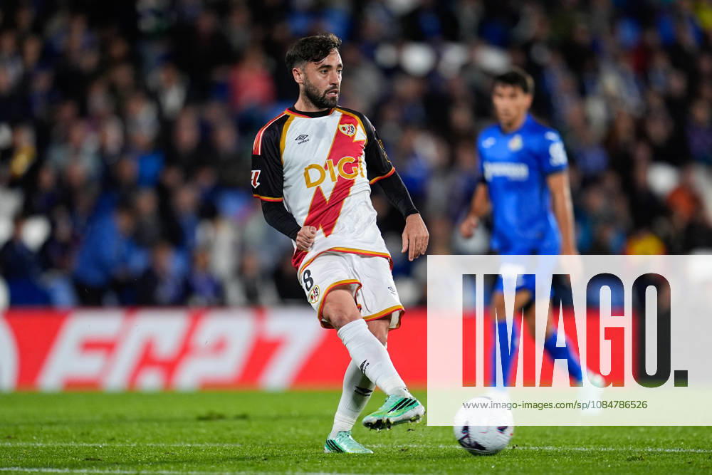 Unai Lopez of Rayo Vallecano passes the ball during the Spanish League, LaLiga EA Sports, football match between Getafe CF and Rayo Vallecano at Coliseum de Getafe stadium on October 19, 2026, in Getafe, Spain. Getafe CF V Rayo Vallecano - LaLiga EA Sports - ZUMAa181 20261019_zaa_a181_023