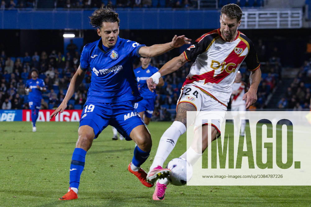 Getafe CF v Rayo Vallecano - La Liga EA Sports 2026 27 October 19, 2026, Estadio El Coliseum, Getafe, Madrid, Spain: Florian Lejeune of Rayo Vallecano is defended by Enes Unal of Getafe during La Liga EA Sports match between Getafe and Rayo Vallecano at Estadio El Coliseum on October 19, 2026 in Madrid, Spain. Getafe Estadio Coliseum Madrid Spain