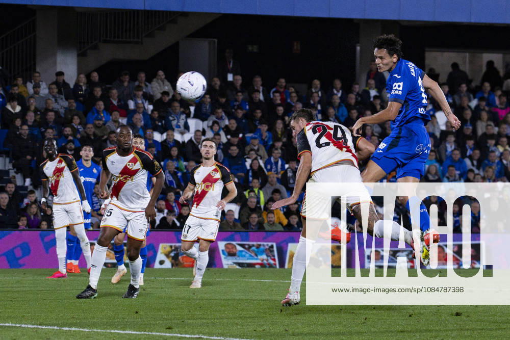 Getafe CF v Rayo Vallecano - La Liga EA Sports 2026 27 October 19, 2026, Estadio El Coliseum, Getafe, Madrid, Spain: Enes Unal of Getafe jumps for the ball while is defended by Florian Lejeune during La Liga EA Sports match between Getafe and Rayo Vallecano at Estadio El Coliseum on October 19, 2026 in Madrid, Spain. Getafe Estadio Coliseum Madrid Spain