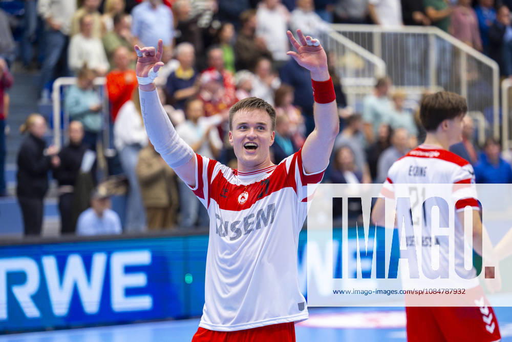8. Spieltag der 2. Handball-Bundesliga, TuSEM Essen - TV Emsdetten. Max Neuhaus (TuSEM Essen) bejubelt den Sieg. Essen Am Hallo NRW Deutschland xRHR-FOTO DEx