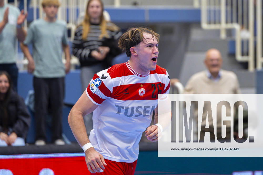 8. Spieltag der 2. Handball-Bundesliga, TuSEM Essen - TV Emsdetten. Tom Wolf (TuSEM Essen) jubelt. Essen Am Hallo NRW Deutschland xRHR-FOTO DEx