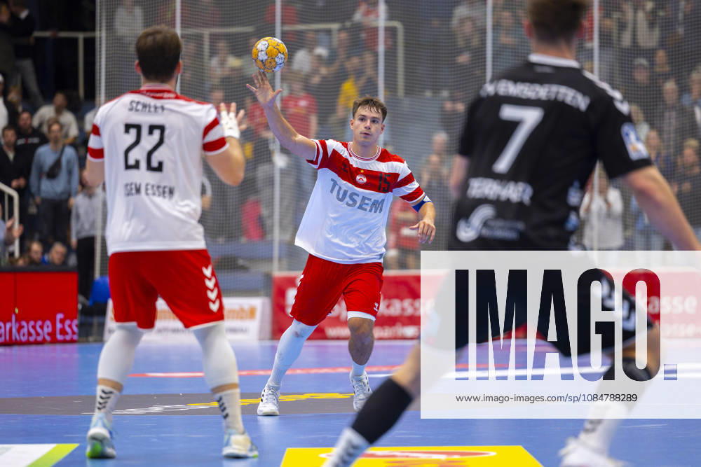 8. Spieltag der 2. Handball-Bundesliga, TuSEM Essen - TV Emsdetten. Nils Homscheid (TuSEM Essen). Essen Am Hallo NRW Deutschland xRHR-FOTO DEx