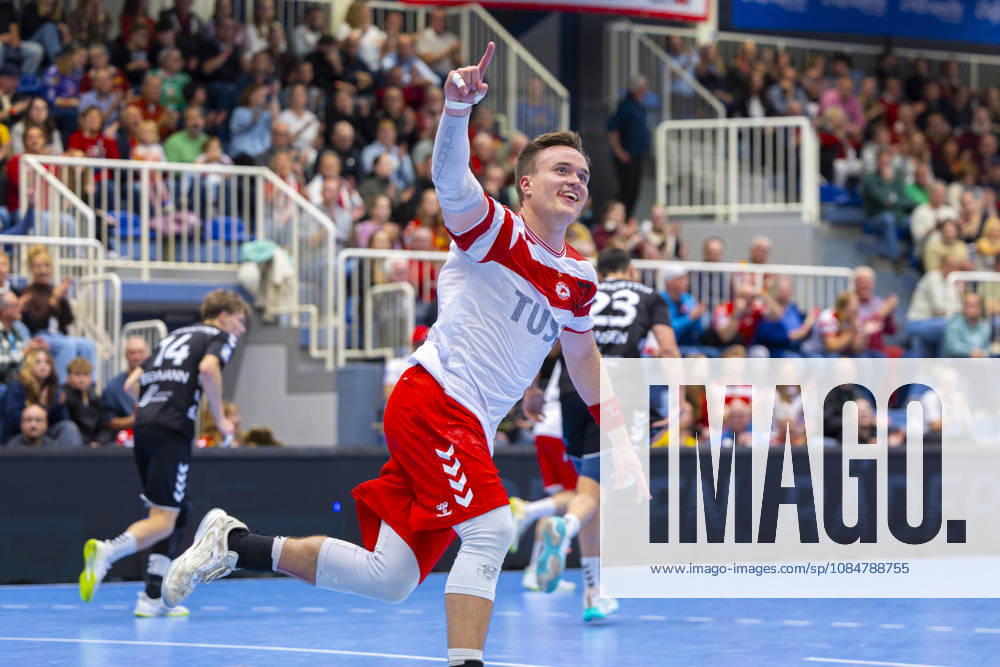 8. Spieltag der 2. Handball-Bundesliga, TuSEM Essen - TV Emsdetten. Max Neuhaus (TuSEM Essen) jubelt. Essen Am Hallo NRW Deutschland xRHR-FOTO DEx