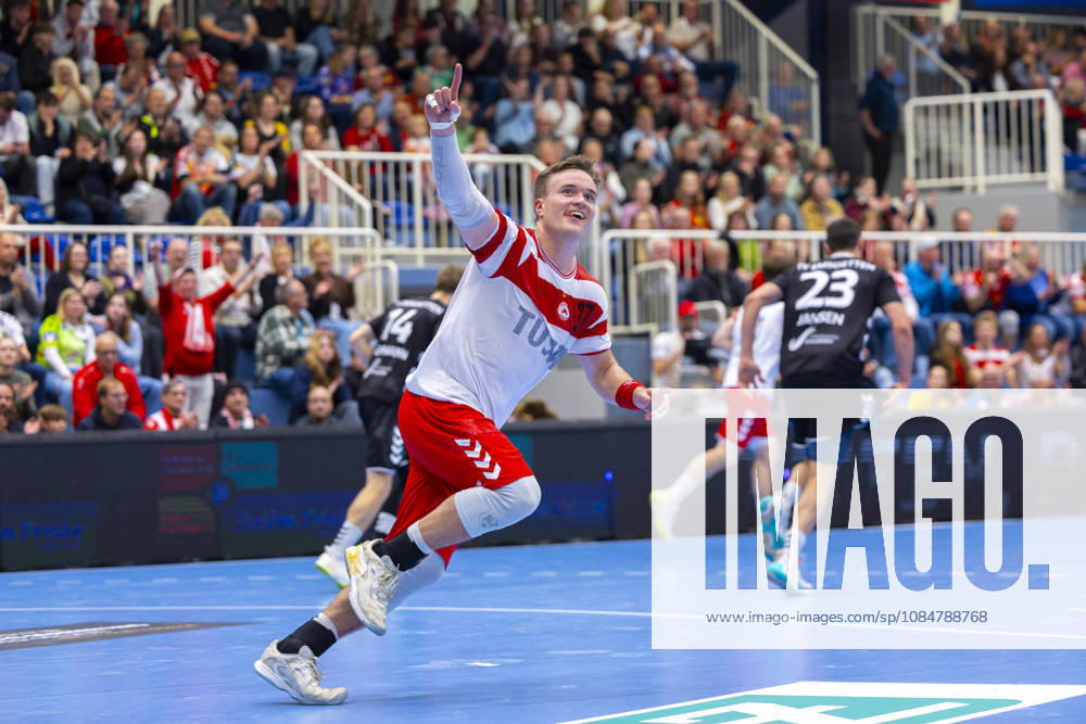 8. Spieltag der 2. Handball-Bundesliga, TuSEM Essen - TV Emsdetten. Max Neuhaus (TuSEM Essen) jubelt. Essen Am Hallo NRW Deutschland xRHR-FOTO DEx
