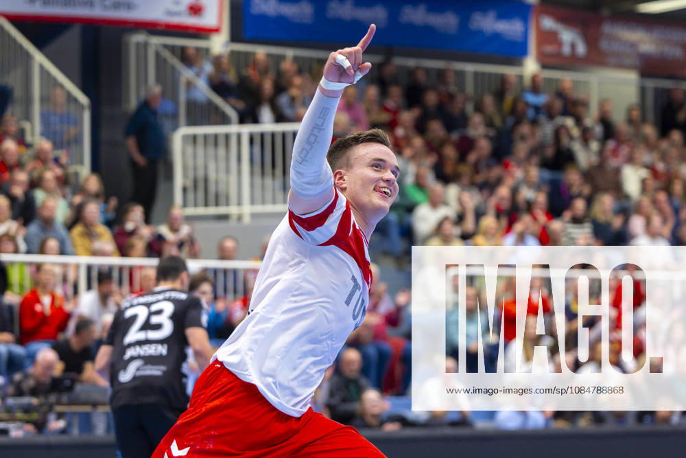 8. Spieltag der 2. Handball-Bundesliga, TuSEM Essen - TV Emsdetten. Max Neuhaus (TuSEM Essen) jubelt. Essen Am Hallo NRW Deutschland xRHR-FOTO DEx