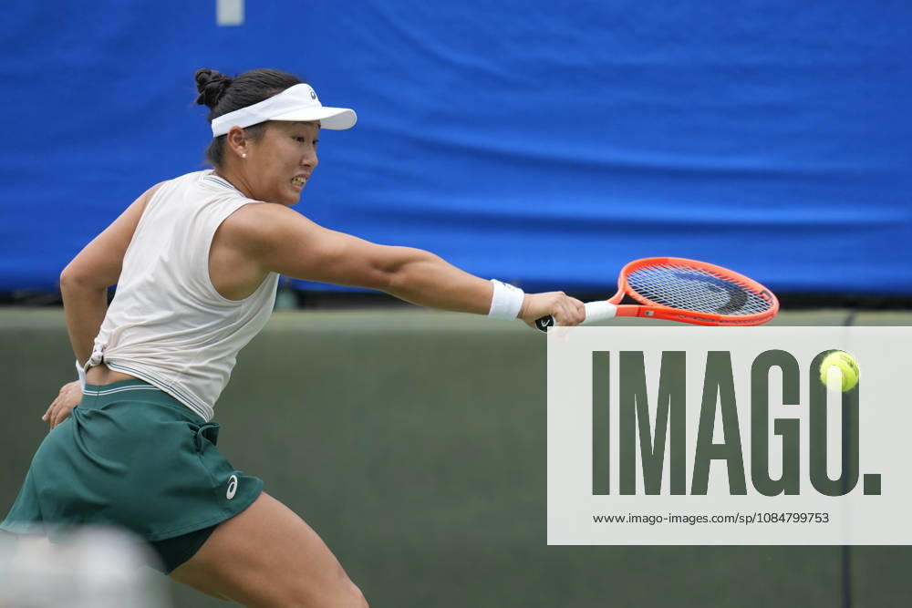 WTA, Tennis Damen Kinoshita Group Japan Open - Day 2 Claire Liu of the United States competes in her round of 32 singles match against Magda Linette of Poland at the 2026 Kinoshita Group Japan Open Women s tennis tournament at Utsubo Tennis Center in Osaka, Japan, on October 20, 2026. Osaka Japan