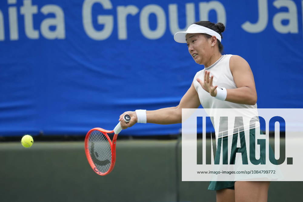 WTA, Tennis Damen Kinoshita Group Japan Open - Day 2 Claire Liu of the United States competes in her round of 32 singles match against Magda Linette of Poland at the 2026 Kinoshita Group Japan Open Women s tennis tournament at Utsubo Tennis Center in Osaka, Japan, on October 20, 2026. Osaka Japan