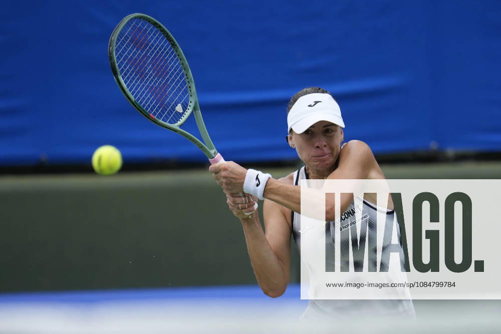 WTA, Tennis Damen Kinoshita Group Japan Open - Day 2 Magda Linette of Poland plays in action during her round of 32 singles match against Claire Liu of the United States at the 2026 Kinoshita Group Japan Open Women s tennis tournament at Utsubo Tennis Center in Osaka, Japan, on October 20, 2026. Osaka Japan