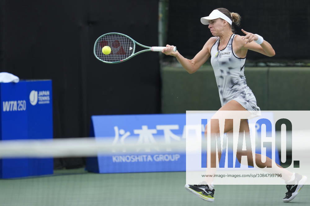 WTA, Tennis Damen Kinoshita Group Japan Open - Day 2 Magda Linette of Poland is in action during her round of 32 singles match against Claire Liu of the United States at the 2026 Kinoshita Group Japan Open Women s tennis tournament at Utsubo Tennis Center in Osaka, Japan, on October 20, 2026. Osaka Japan