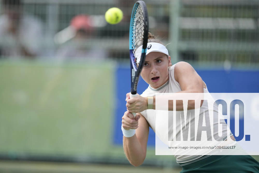 WTA, Tennis Damen Kinoshita Group Japan Open - Day 2 Mary Stoiana of the United States competes in her round of 32 singles match against Oleksandra Oliynykova of Ukraine at the 2026 Kinoshita Group Japan Open Women s tennis tournament at Utsubo Tennis Center in Osaka, Japan, on October 20, 2026. Osaka Japan