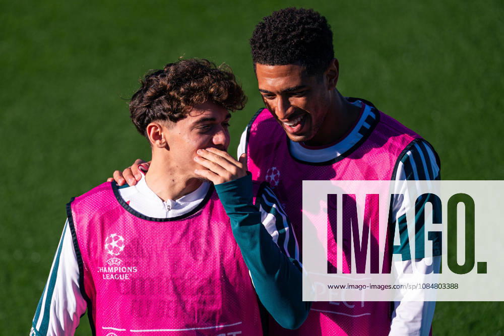 IPA89945057 - MADRID, SPAIN - OCTOBER 20: Jude Bellingham (right) and Thiago Pitarch (left) of Real Madrid CF during training the day before Matchday 3 of the 2026 27 UEFA Champions League group stage at Ciudad Real Madrid on October 20, 2026, in Madrid, Spain. During the Real Madrid press conference, PK, Pressekonferenz following the UEFA Champions League soccer match in Madrid, Spain, on October 20, 2026