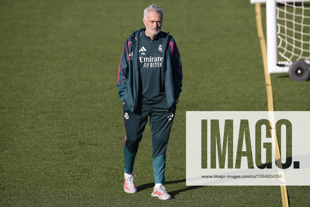 Coach Jose Mourinho (Real Madrid CF) looks on during a training session on the eve of the UEFA Champions League 2026 2027 match between Real Madrid CF and RB Leipzig..Real Madrid CF is holding its final training session ahead of its third UEFA Champions League game. Madrid Spain - ZUMAs197 20261020_aaa_s197_018