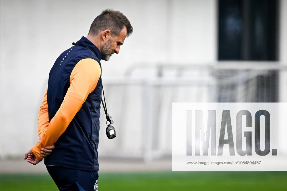 Club Brugge v RC Lens - UEFA Champions League preparations Club Brugge s head coach Ivan Leko pictured during a training session of football team Club Brugge KV, on Tuesday 20 October 2026 at the team s basecamp in Westkapelle (Knokke-Heist), Belgium, as preparation for the the UEFA Champions League game against RC Lens. (Photo News Elias Rom) Knokke-Heist Belgium