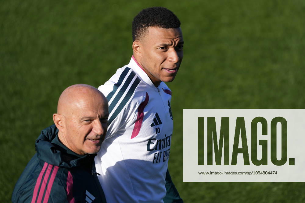 REAL MADRID CF v RB LEIPZIG. CHAMPIONS LEAGUE 2026 2027. ROUND 3. Real Madrid CF s Kylian Mbappe (r) with the fitness coach Antonio Pintus during training session prior to the Champions League round 3 match against RB Leipzig. October 20 2026. (ALTERPHOTOS Acero) MadridSpain