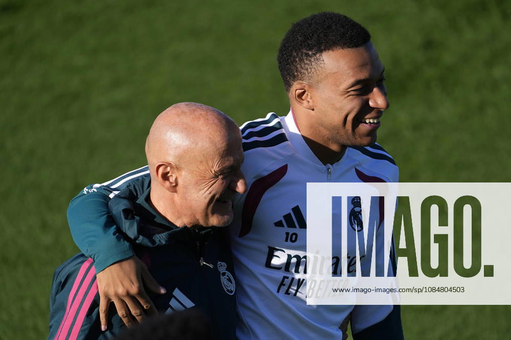Real Madrid CF s Kylian Mbappe (r) with the fitness coach Antonio Pintus during training session prior to the Champions League round 3 match against RB Leipzig. October 20 2026. (20261020152)