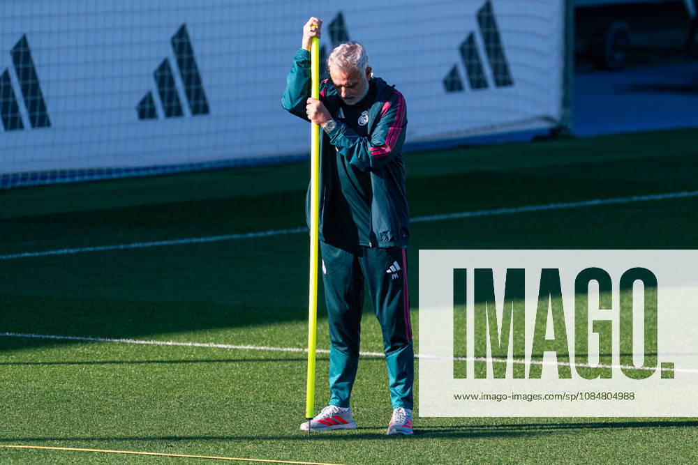 IPA89946321 - MADRID, SPAIN - OCTOBER 20: Jose Mourinho, head coach of Real Madrid CF, during training the day before Matchday 3 of the 2026 27 UEFA Champions League group stage at Ciudad Real Madrid on October 20, 2026, in Madrid, Spain. during Real Madrid - Training and press conference, PK, Pressekonferenz a UEFA Champions League soccer match in Madrid, Spain, on October 20, 2026
