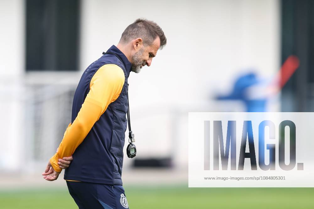 Club s head coach Ivan Leko is pictured during a training session of Belgian soccer team Club Brugge KV, Tuesday 20 October 2026 in Knokke-Heist. Club is preparing for the third game in the UEFA Champions League league phase against French team Racing Club de Lens tomorrow. BRUNOxFAHY x190373570x