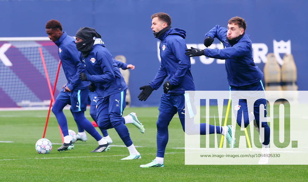 RB Leipzig - Training Champions League Leipzig, 20.10.2026, RB Akademie, UEFA Champions League , RB Leipzig - Abschlusstraining am Vortag von Real Madrid v. RBLeipzig , Im Bild v.l.: Abdoul Kone, Johan Bakayoko , Christoph Baumgartner und Brajan Gruda (alle RB Leipzig) ,