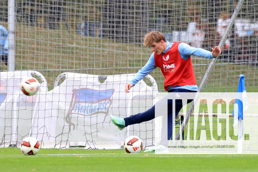 DEU GER, Fussball , 2.Fussballbundesliga, Saison 2026 2027, Sportforum, Hertha BSC, Training Mayson Grothe ( Hertha BSC Berlin 34 ), 2. Liga: DFB DFL regulations prohibit any use of photographs as image sequences and or quasi-video) nordphoto GmbH Engler Berlin Sportforum Berlin Deutschland