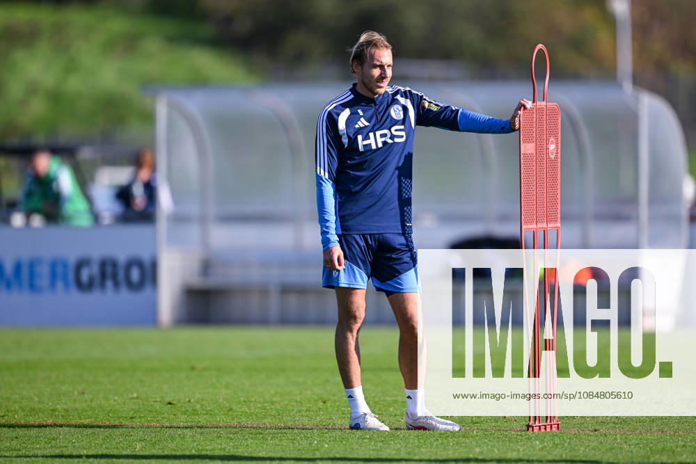 Fussball, Saison 2026 2027, Bundesliga, Training des FC Schalke 04, Timo Becker (FC Schalke 04) xRHR-FOTO YYx